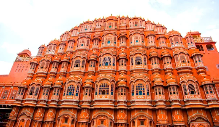 Sun-kissed forts, stories carved in stone, and the endless shimmer of the desert sands- experience the royal majesty of Rajasthan with IRCTC Air